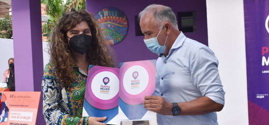 En este momento estás viendo La Ministra de la Mujer de la Provincia de Córdoba, Mgter. Claudia Martínez, visitó nuestra ciudad y junto al intendente Claudio Chavero  inauguraron el Punto Mujer en Santa Rosa de Calamuchita