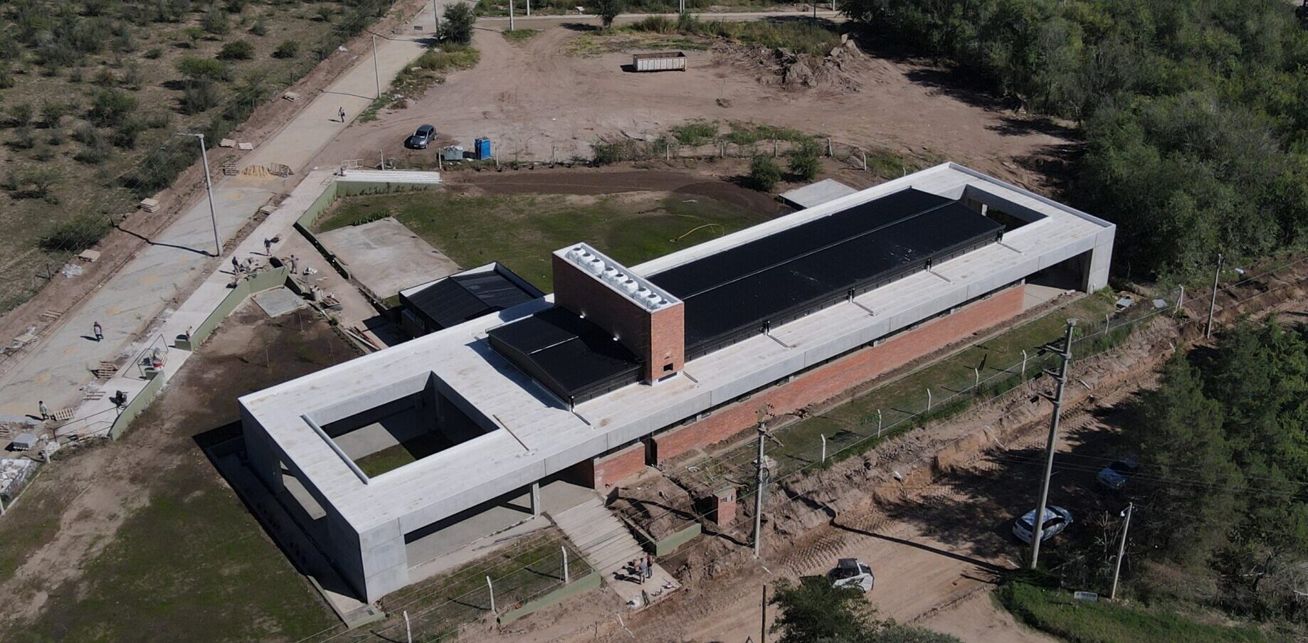 La escuela secundaria Mercedes Prado resultó finalista regional en la Bienal de Arquitectura de Obra Construida